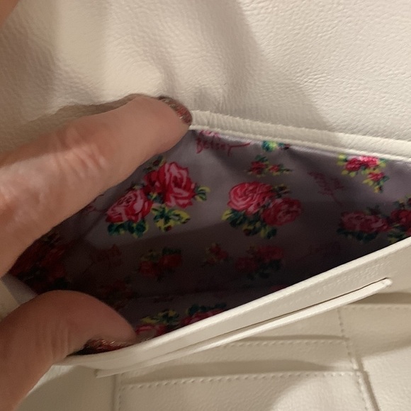 Betsey Johnson, Crossbody, bag, wallet, and purse all in one - Picture 6 of 7